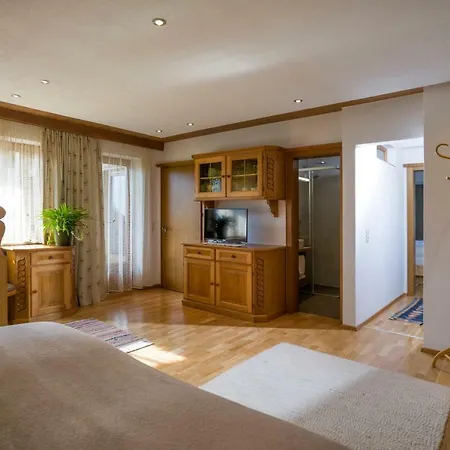 B&B Gaestehaus Rauch 슈벤다우