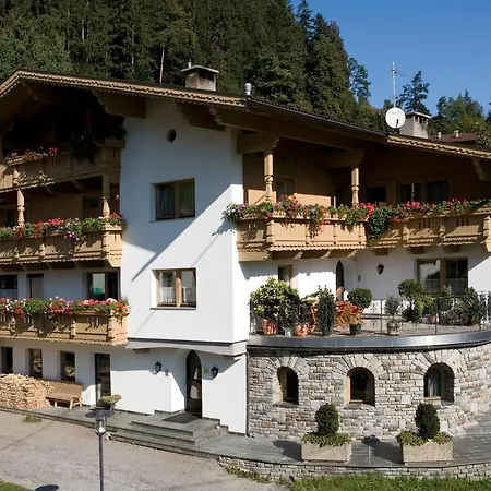 Gastehaus Rauch Bed & Breakfast 3*