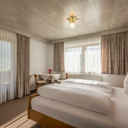 Gaestehaus Rauch ベッド・アンド・ブレックファスト シュヴェンダウ